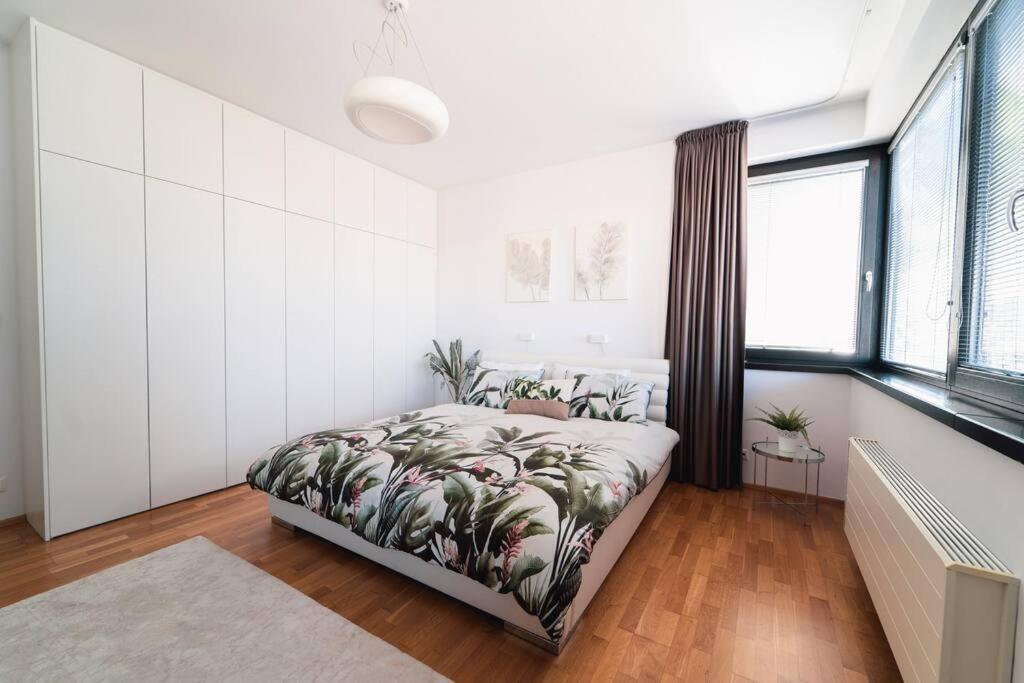 Prague Marina River View Apartment Close To City Centre Free Parking Екстериор снимка