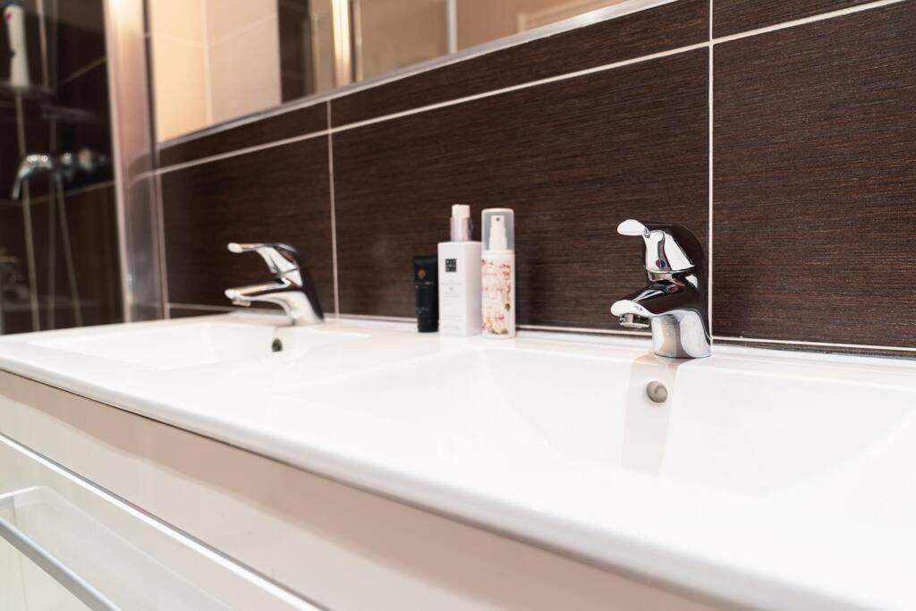 Prague Marina River View Apartment Close To City Centre Free Parking Екстериор снимка