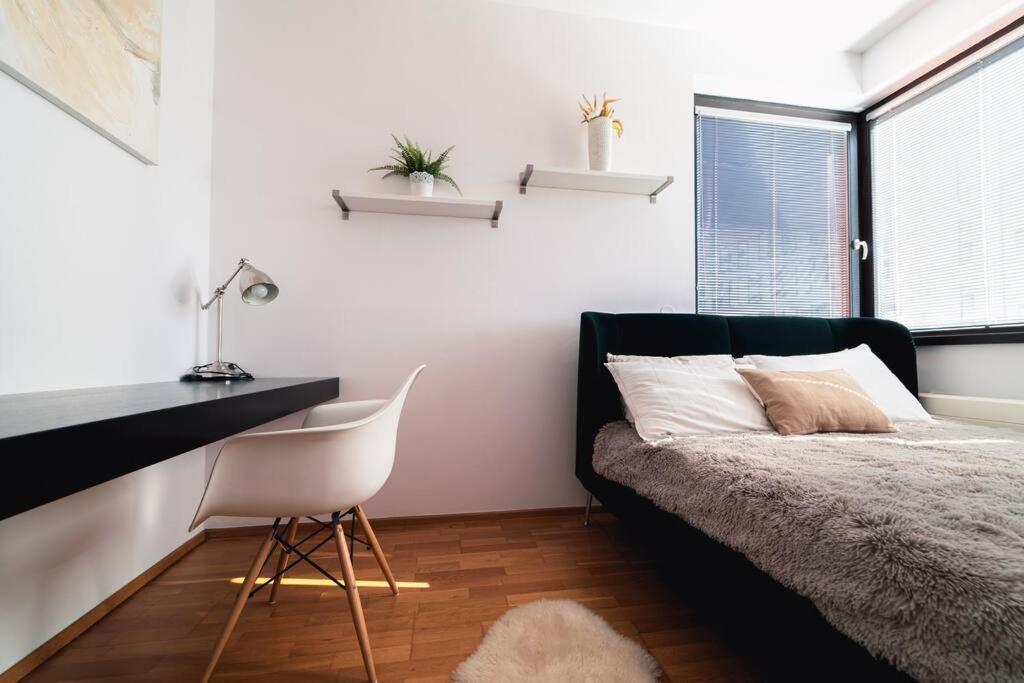 Prague Marina River View Apartment Close To City Centre Free Parking Екстериор снимка